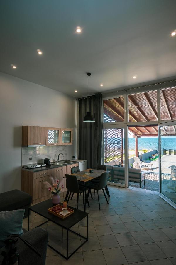 Seashell Luxury Apartment Nikiti  Dış mekan fotoğraf
