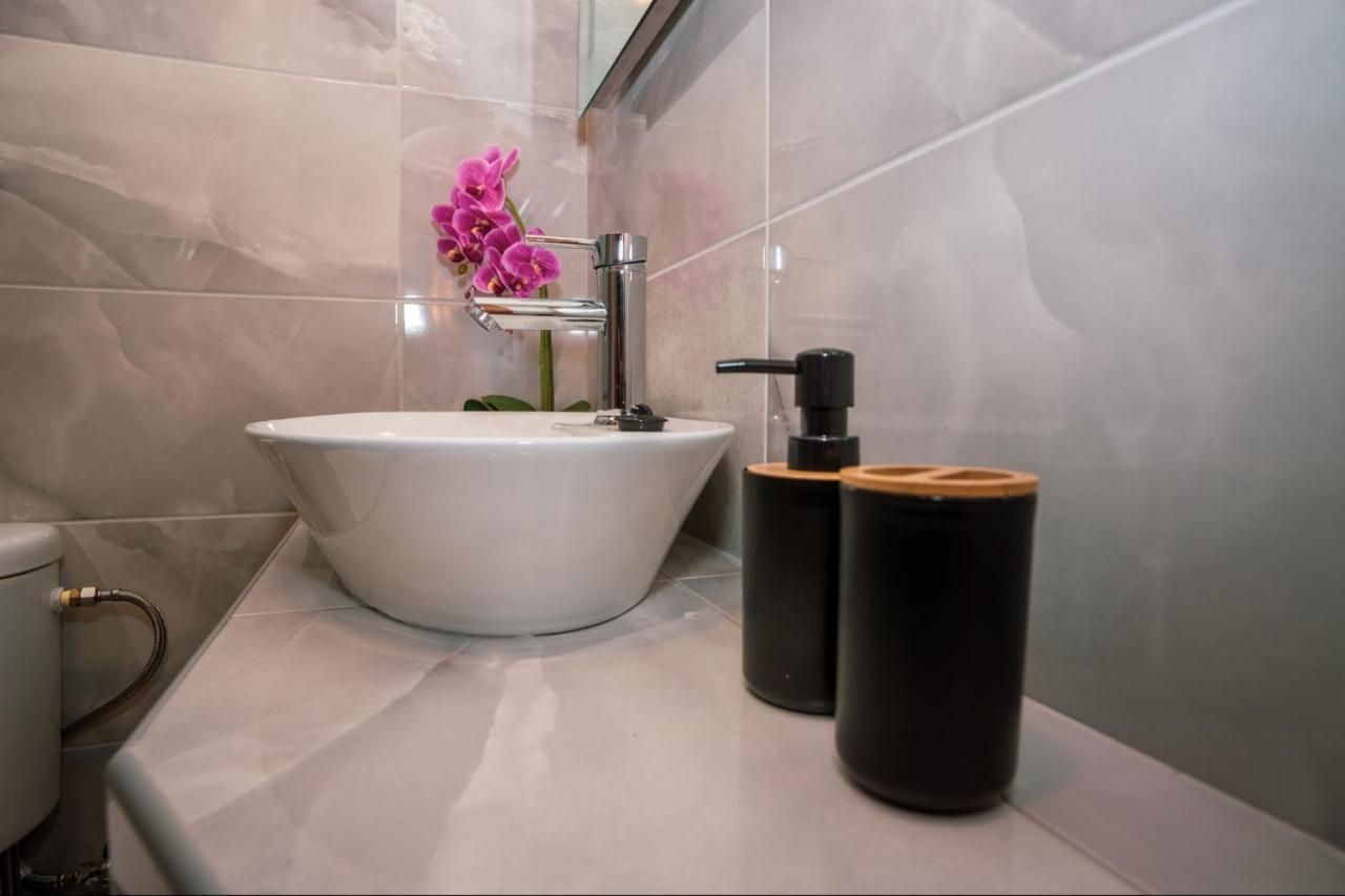 Seashell Luxury Apartment Nikiti  Dış mekan fotoğraf